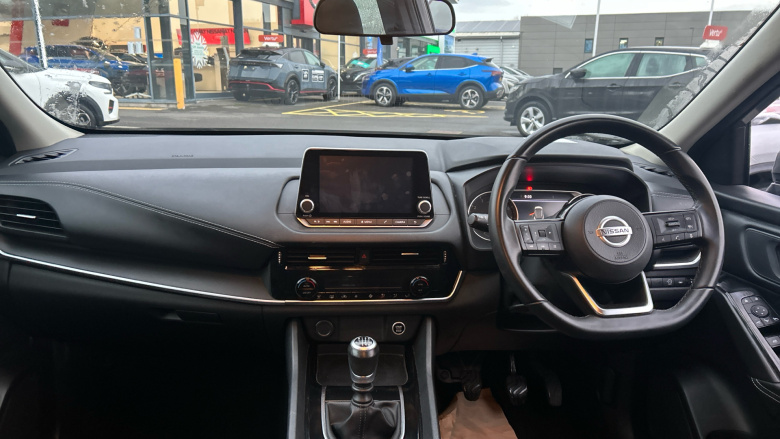 Nissan Qashqai 1.3 DiG-T MH Acenta Premium 5dr Petrol Hatchback